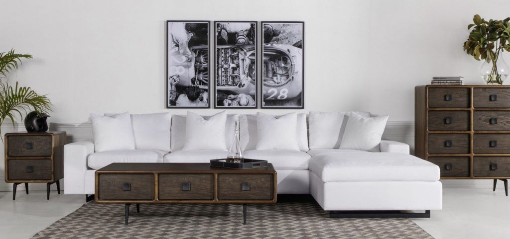 Sofa ghép chữ L & bàn cà phê dáng thấp - Cách bố trí phòng khách đẹp cho thiết kế nhà ống