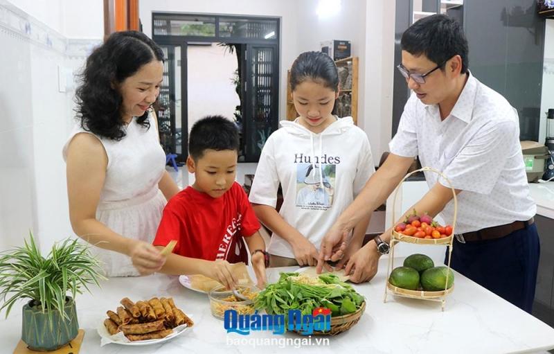 Gia Đình Vui Chơi Ngày Cuối Tuần