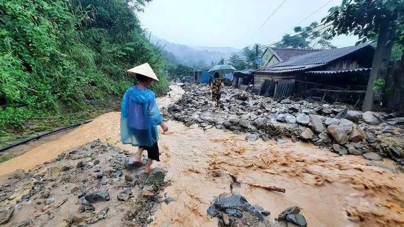 Hình ảnh suối rộng lớn