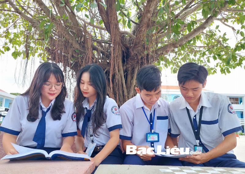 Chuyên gia tâm lý tư vấn cho học sinh lớp 12 về áp lực thi cử và định hướng tương lai