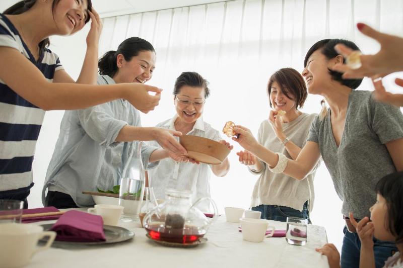 Giải Mã Gio Hoàng Đạo Hôm Nay: Bí Mật Vận May Của Bạn 3 Cự Giải tận hưởng thời gian bên gia đình