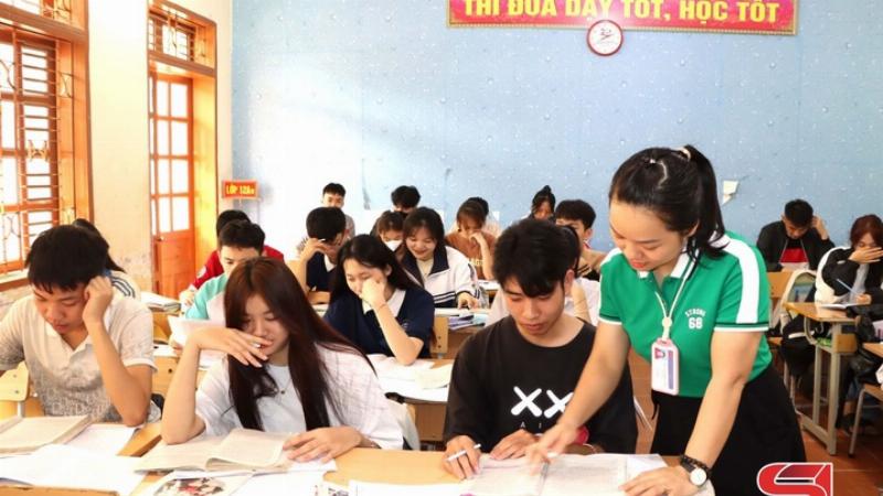 Học sinh lớp 12 đang chuẩn bị cho kỳ thi tốt nghiệp THPT