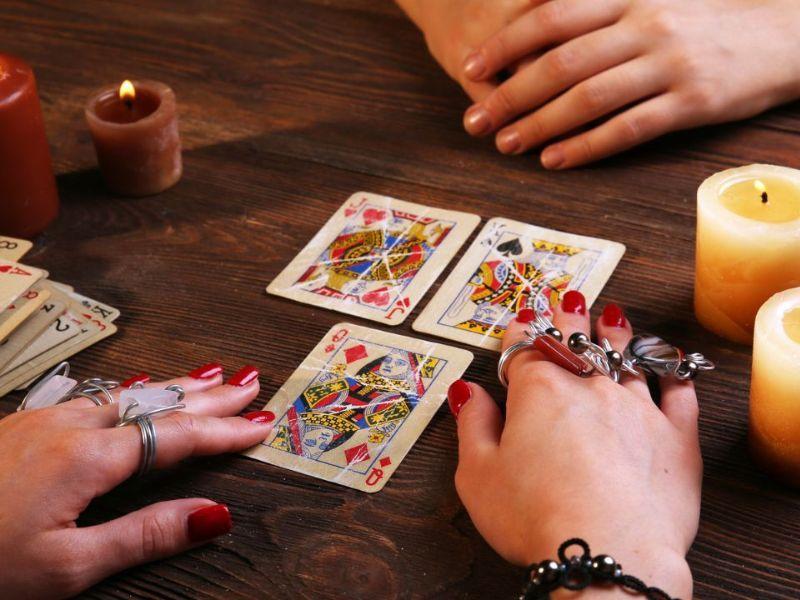 Tìm hiểu về bói bài Cửu Huyền Thất Tổ