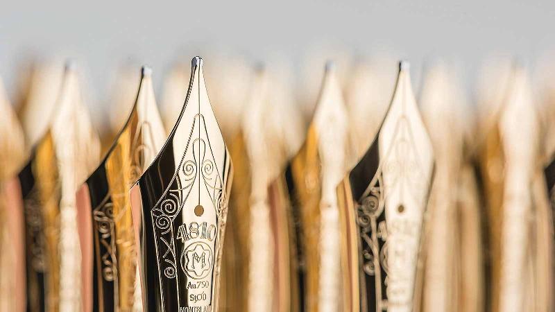 Chiếc bút Montblanc tinh xảo