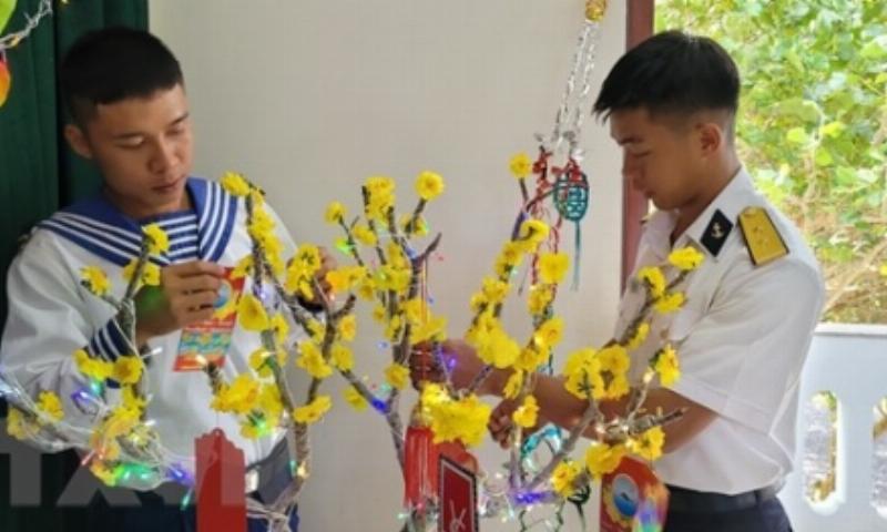 Không khí Tết ấm áp