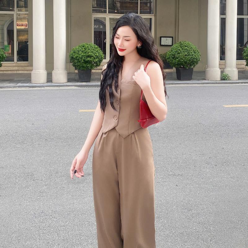 Người mệnh Kim mặc trang phục màu trắng