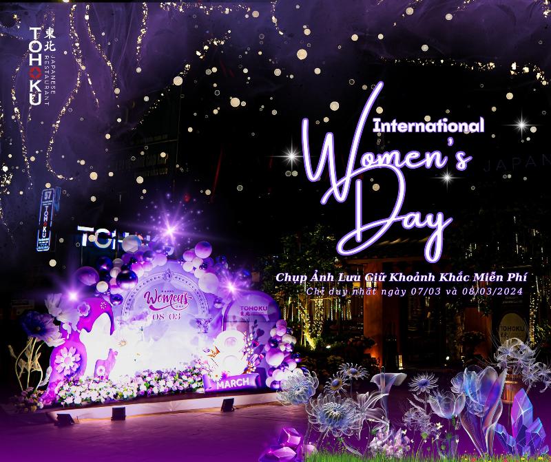 Người phụ nữ tận hưởng khoảnh khắc hiện tại