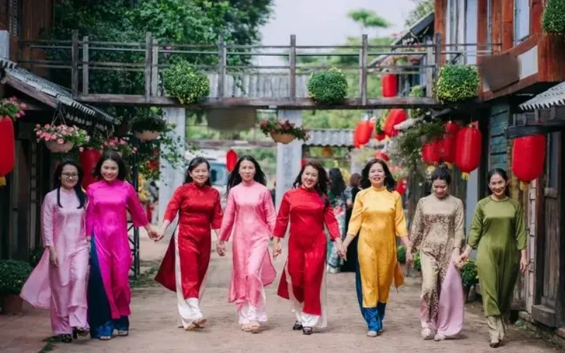 Chọn ngày khai trương cửa hàng năm 2025