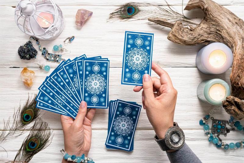 Chuẩn bị bói bài tarot - Tạo không gian và tâm thế phù hợp