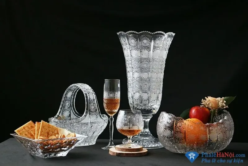 Cô giáo chủ nhiệm khuyên học sinh