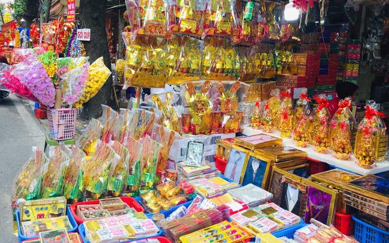 Mua sắm đồ Tết cho Tết Nguyên Đán