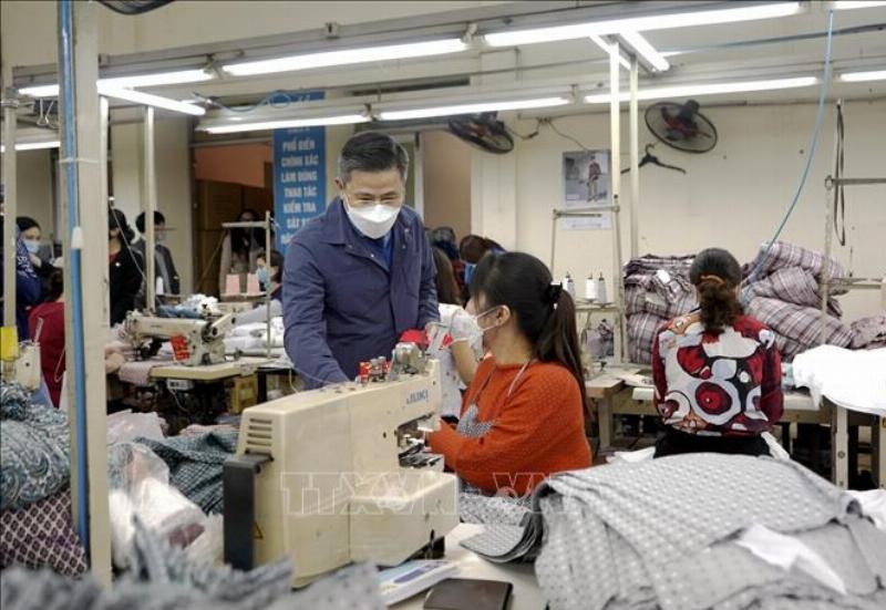 Minh họa phép tính 4 triệu nhân 4 triệu