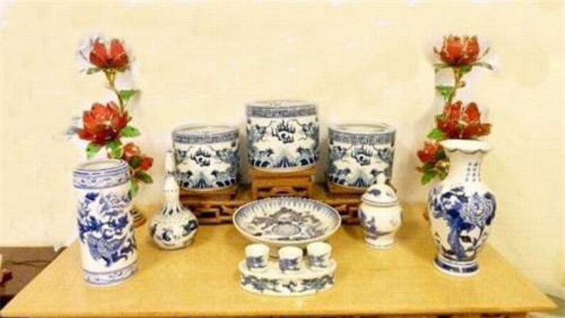 Tỉa Chân Nhang Ngày Thường: Đúng Sai và Cách Thực Hiện 2 Bát hương đầy chân nhang cần được tỉa