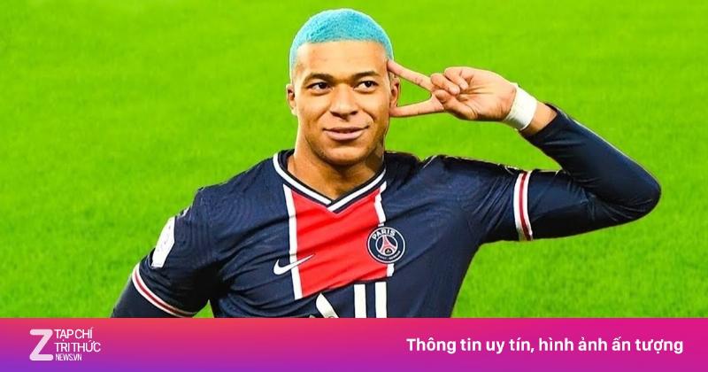 Kylian Mbappé ăn mừng bàn thắng trong màu áo PSG