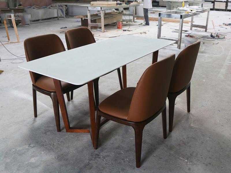 Bộ Bàn Ăn Mặt Đá: Vẻ Đẹp Sang Trọng Cho Không Gian Bếp 2 Bộ Bàn Ăn Mặt Đá Sang Trọng