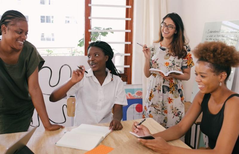 Lựa Chọn Kích Thước Bàn Học Sinh Cấp 1 Lý Tưởng 3 Các loại bàn học sinh cấp 1 phổ biến