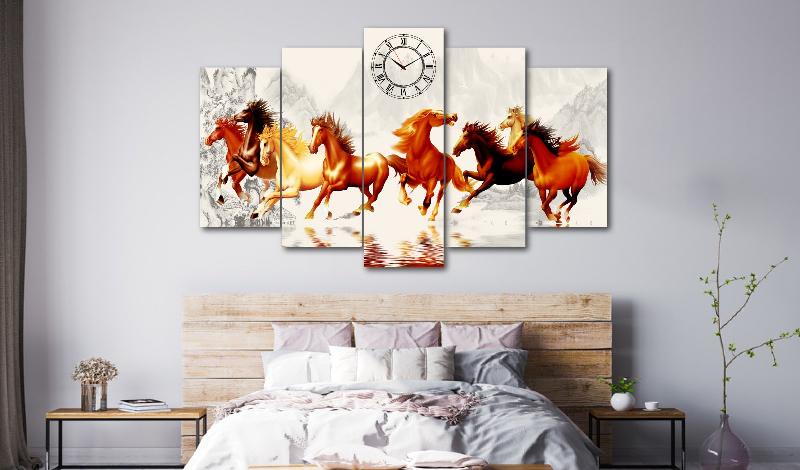 Biến Hóa Không Gian Phòng Khách Với Tranh Treo Tường Khổ Lớn 3 Các loại chất liệu phổ biến cho tranh treo tường khổ lớn phòng khách, từ canvas đến tráng gương.