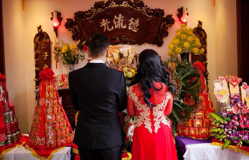 vat pham trang tri ban tho gia tien 684e12.webp
